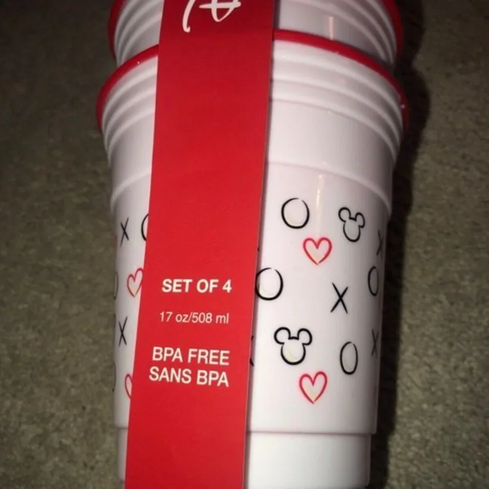 Disney‎ XO Mickey Mouse BPA Free Valentine’s Day Party Cups Set (4)